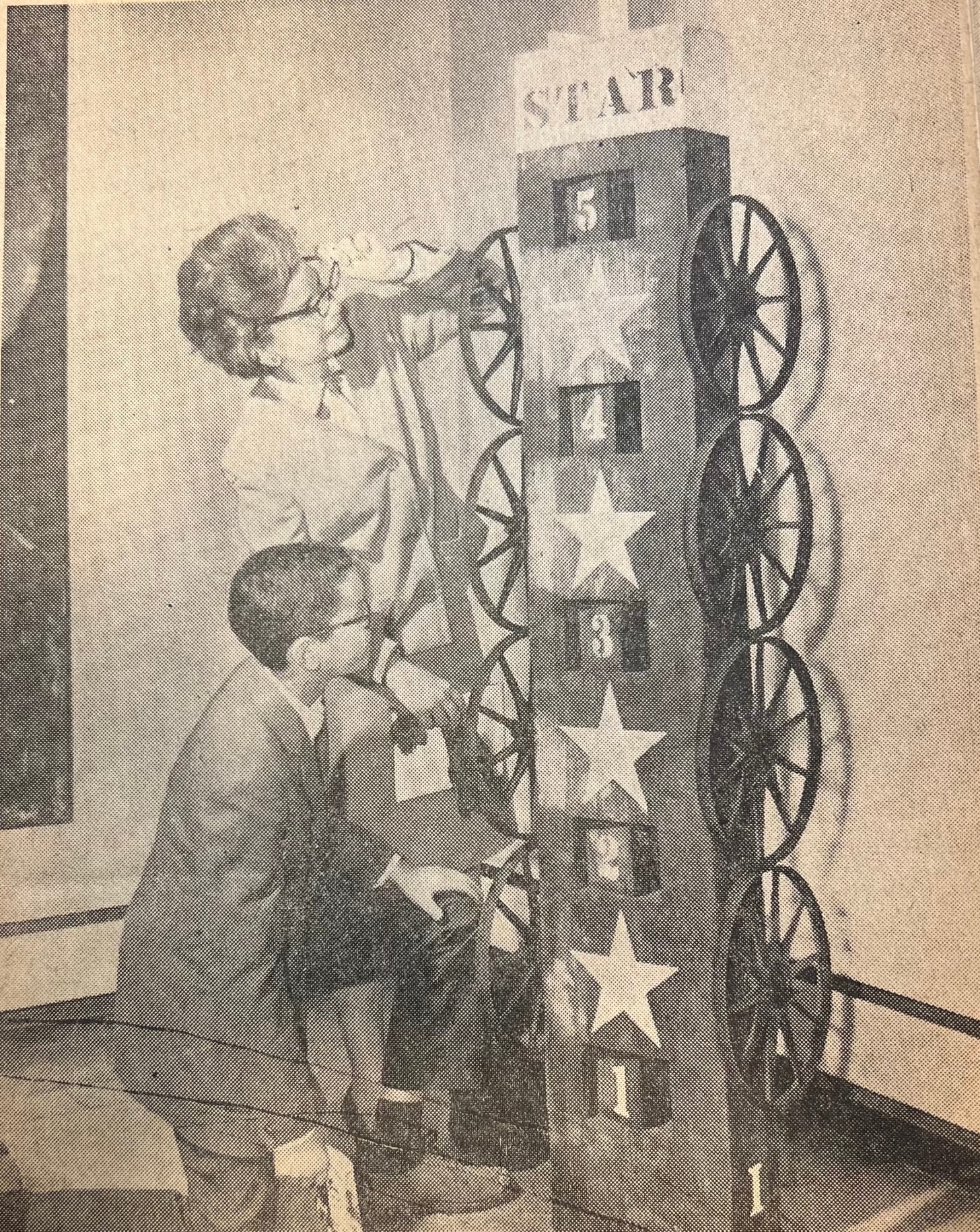 Visitors examining Star (1960&ndash;62) in&nbsp;Mixed Media and Pop Art, at the Albright-Knox Art Gallery, Buffalo, New York,&nbsp;November 19&ndash;December 15, 1963, &nbsp;