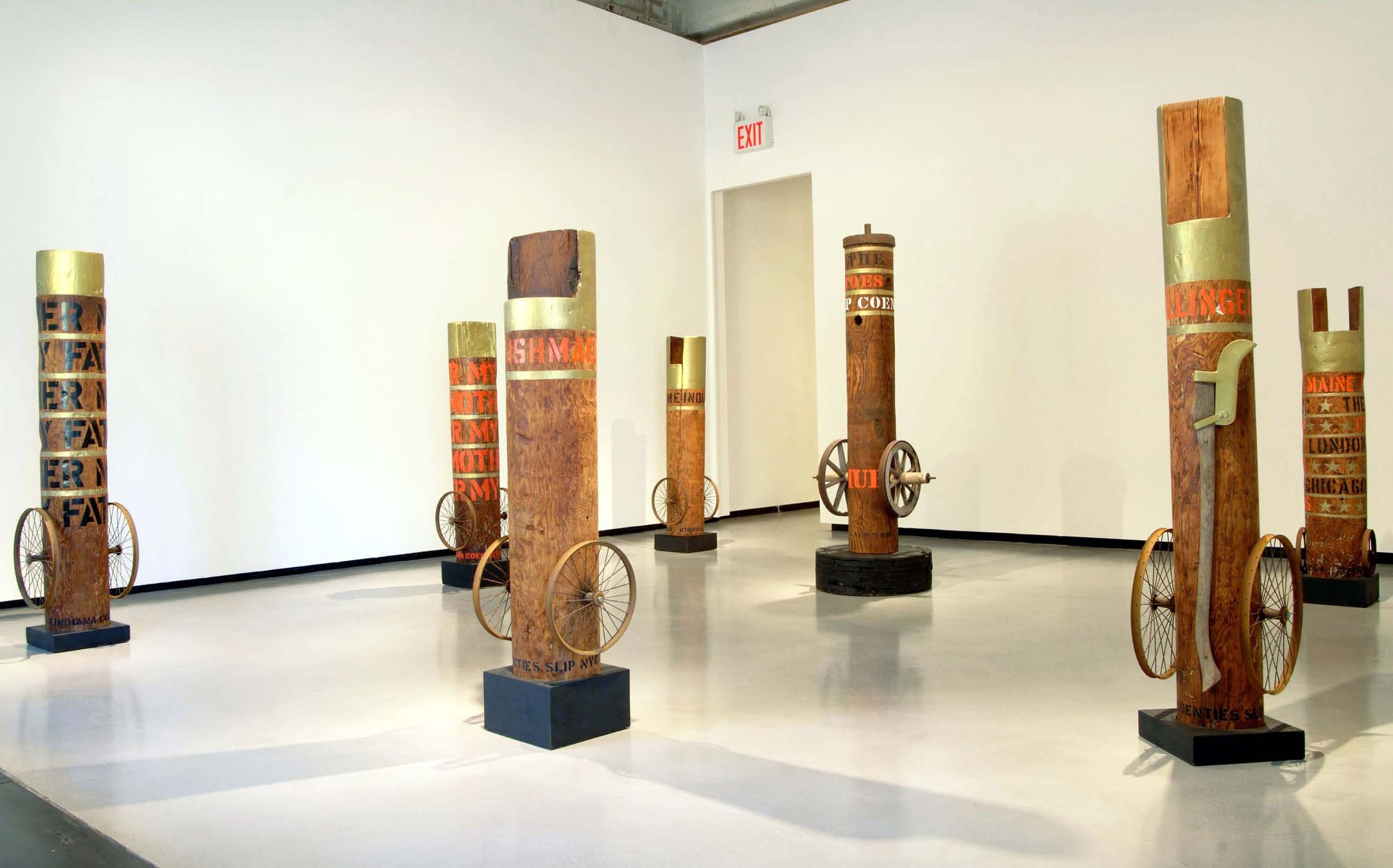 Installation view of&nbsp;Robert Indiana: Wood, Paul Kasmin Gallery, New York,&nbsp;September 9&ndash;October 8, 2005, with Hub (1957/2005) visible third from right