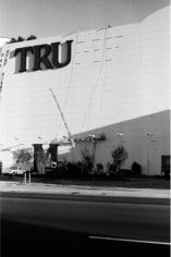 Zoe Strauss, Trump Plaza Sign Installation. Atlantic City, NJ. February 1987
