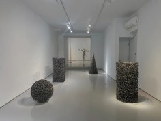 Art Bund Magazine | Empathize with a Futuristic Rose in Li Hongbo's Metal Sculptures