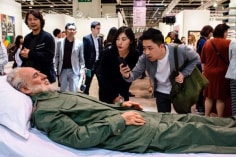 the new times | At Asia’s Hottest Art Fair, Taking Selfies With a Mao ‘Corpse’