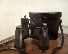 Elizabeth Bishop&#039;s Abercrombie and Fitch binoculars