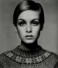 Barry Lategan, Twiggy, 1966, platinum/palladium print, 33x25 inches. © Barry Lategan