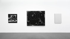BLACK / WHITE
