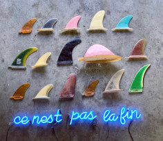 Hannah Cutts  This is not the end, 2020  Neon, vintage surf fins