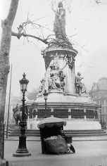 Robert Frank. Paris, 1951. (Monument in Snow).