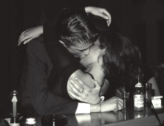 Harry Benson, Berlin Kiss, 1996