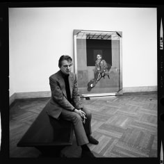 Harry Benson, Francis Bacon at the Met, New York, 1975