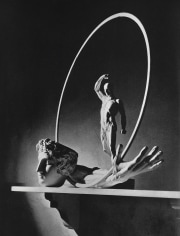 Horst P. Horst, Still Life, Houden, Hoop, 1937