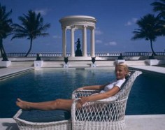 Slim Aarons, C.Z. Guest at her home, Palm Beach, Florida, 1955