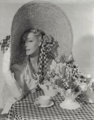 Horst, Helen Bennett: Hat & Gloves II, 1938