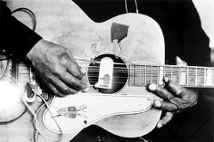 David Gahr, Hands of Big Joe Williams, 1969
