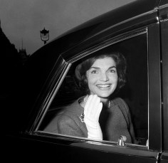 Harry Benson, Jacqueline Kennedy waving in car, London, 1962