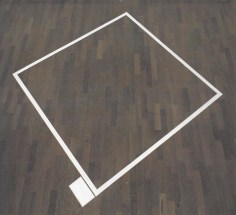 Cubo invisibile,&nbsp;1967, white acrylic paint, tag
