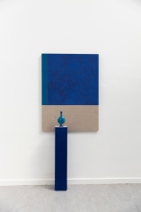 Kamrooz Aram,&nbsp;Composition with lapis lazuli, cobalt and ceramic bottle, 2021, Lapis lazuli and cobalt oil paint on linen, lapis lazuli and cobalt oil paint on wood, marble, ceramic, Panel: 137.16 x 101.6 cm; Pedestal: 106.68 x 20.32 x 20.32 cm