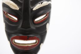 Jaque Sagan's ceramic mask, detailed view of face