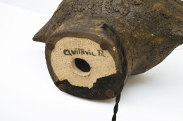 Vallauris' ceramic table lamp, detailed view of signature underneath