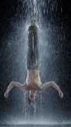 , BILL VIOLA (比尔 维奥拉),&nbsp;Water Martyr,&nbsp;2014, color high-definition video on plasma display mounted vertically on wall, 42 3/8 x 24 1/2 x 2 5/8 in. 7:10 minutes. Executive producer: Kira Perov,