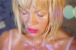 Marilyn Minter, Two Green Flares Pamela Anderson