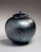 Kamada Kōji (b. 1948), Silver tenmoku large cover jar with matching foliated cover with short cylindrical knob