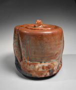Suzuki Osamu (Kura) (b. 1934), Mino ware, Gray Shino (nezumi-shino) irregularly-lobed waterjar with ceramic and lacquer lids