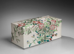 Large rectangular box decorated with pink morning glories, asiatic dayflowers and enchanter&#039;s nightshades, 2021