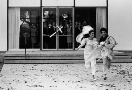 Katharine Ross &amp; Dustin Hoffman running away from the church at the end of The Graduate, 1967