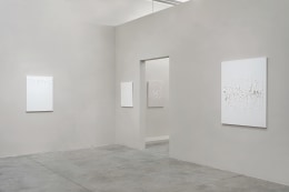 Exhibition view of&nbsp;Kwon Young-Woo: Gestures in Hanji, Tina Kim Gallery, New York (March 24&ndash;April 30, 2022). Courtesy of the artist's estate and Tina Kim Gallery. Photo &copy; Hyunjung Rhee