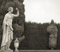 Figure, Blenheim Palace, from the series In the Garden, platinum print, 16 x 18 1/2 inches