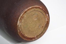 Suzanne Ramie (Madoura) ceramic brown vase detailed view of underneath showing signature