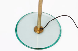Max Ingrand/Fontana Artes' glass and brass floor lamp, detailed view of glass base