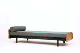 Jean Prouv&eacute;'s daybed, full diagonal view