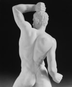Status of male body from behind.