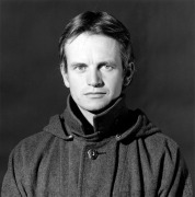 Portrait of Bruce Chatwin directly facing camera.
