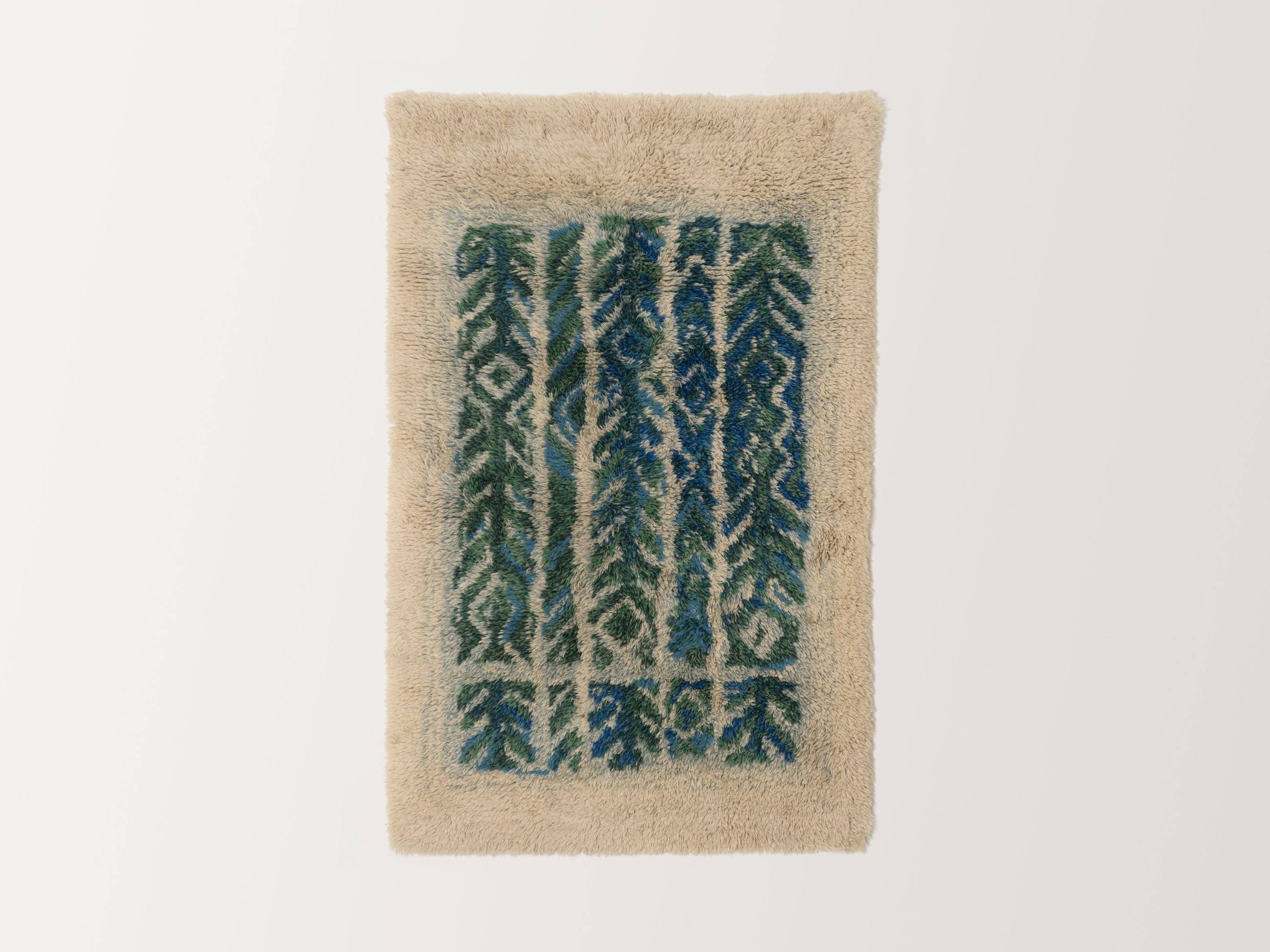 FINNISH TEXTILE ARTIST