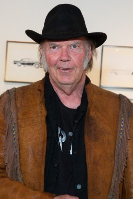 'Special Deluxe' memoir recalls Neil Young's rides to stardom