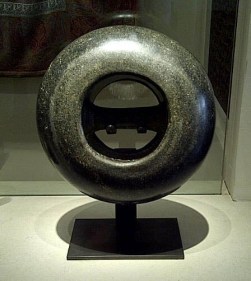 Basalt wrestler&rsquo;s weight South India, Tamill Nadu Late 17th/18th century Basalt 6.5 (H) &amp; 14.2 (D) in.