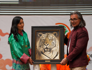 Realism Today: Wildlife Painting Presented to Queen of Bhutan