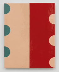 An enamel painting with a red half and a beige half, vertical axis. On each lateral edge are 3 half-circles (green on left, beige on right)