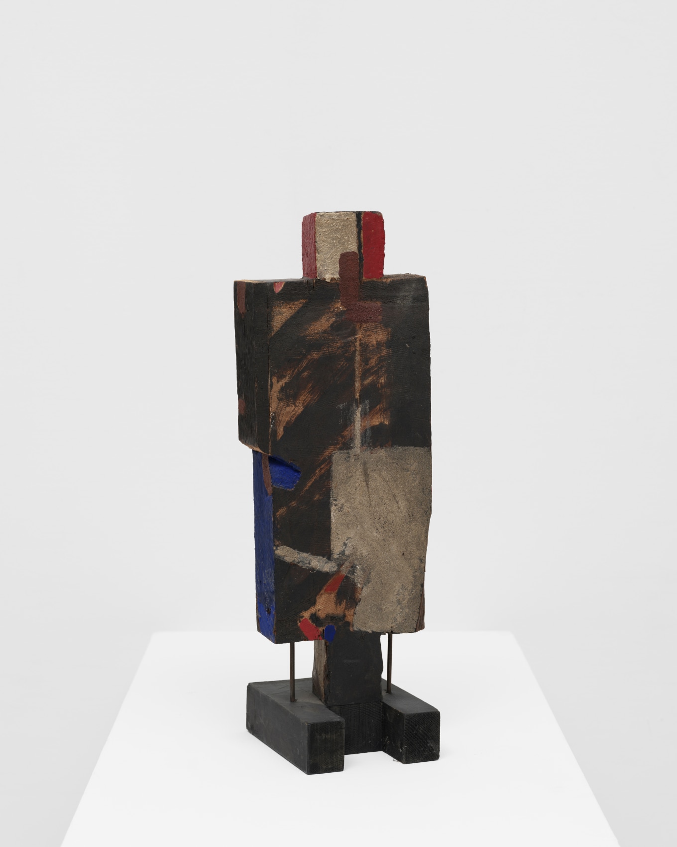 An expression bidonville sculpture