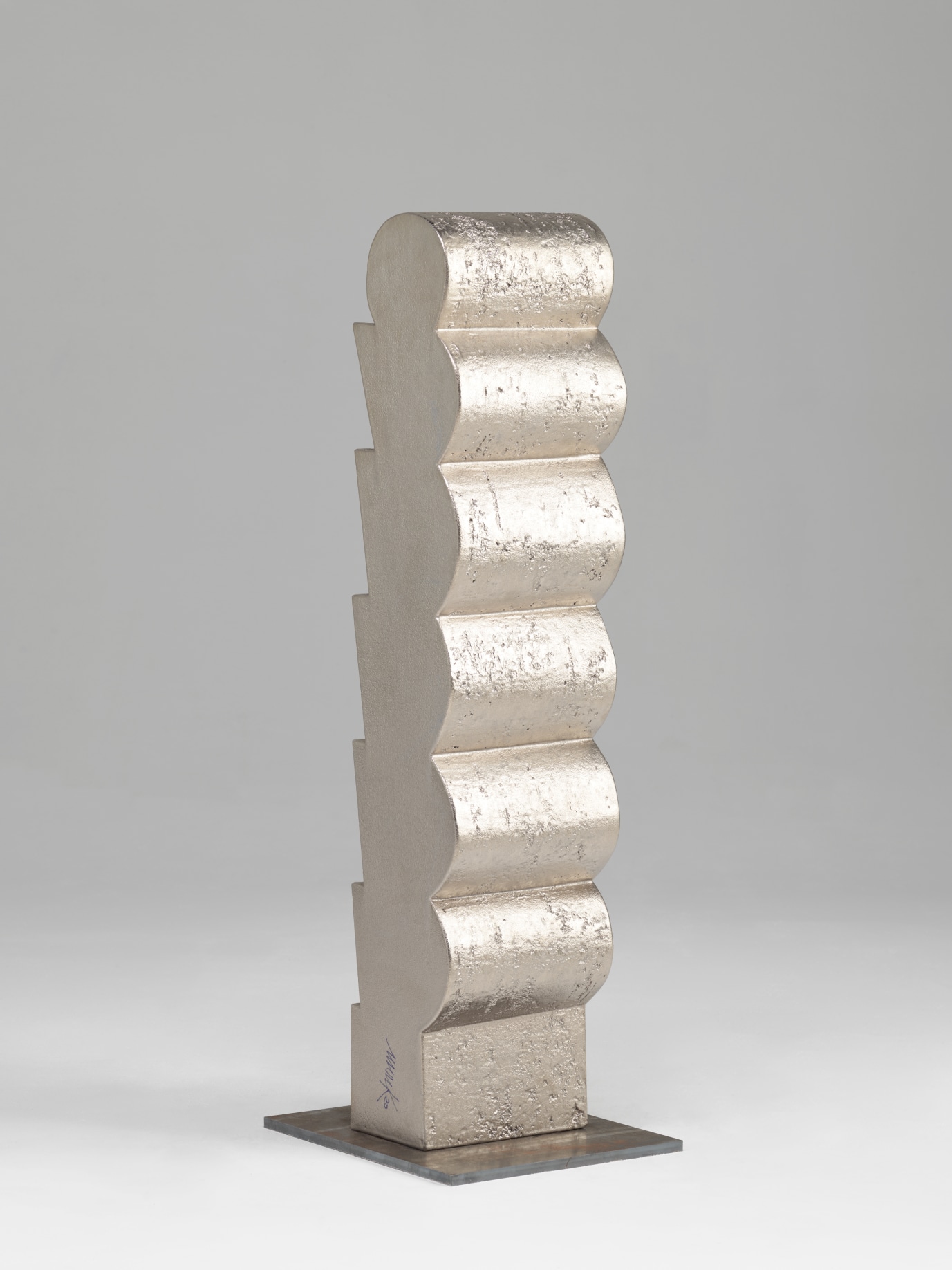 Heinz Mack, Untitled, 2020, Glazed ceramic, burnished platinum, 86.5 x 19.5 x 15.5 cm, &copy; Archive Heinz Mack