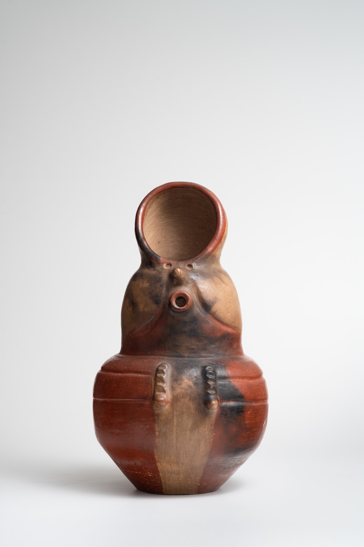 Julia Isídrez, Alonsito (Diseño de Juana Marta), 2017, ceramics, 29 1/2 x &oslash; 15 1/2 in., Courtesy Gomide&amp;amp;Co