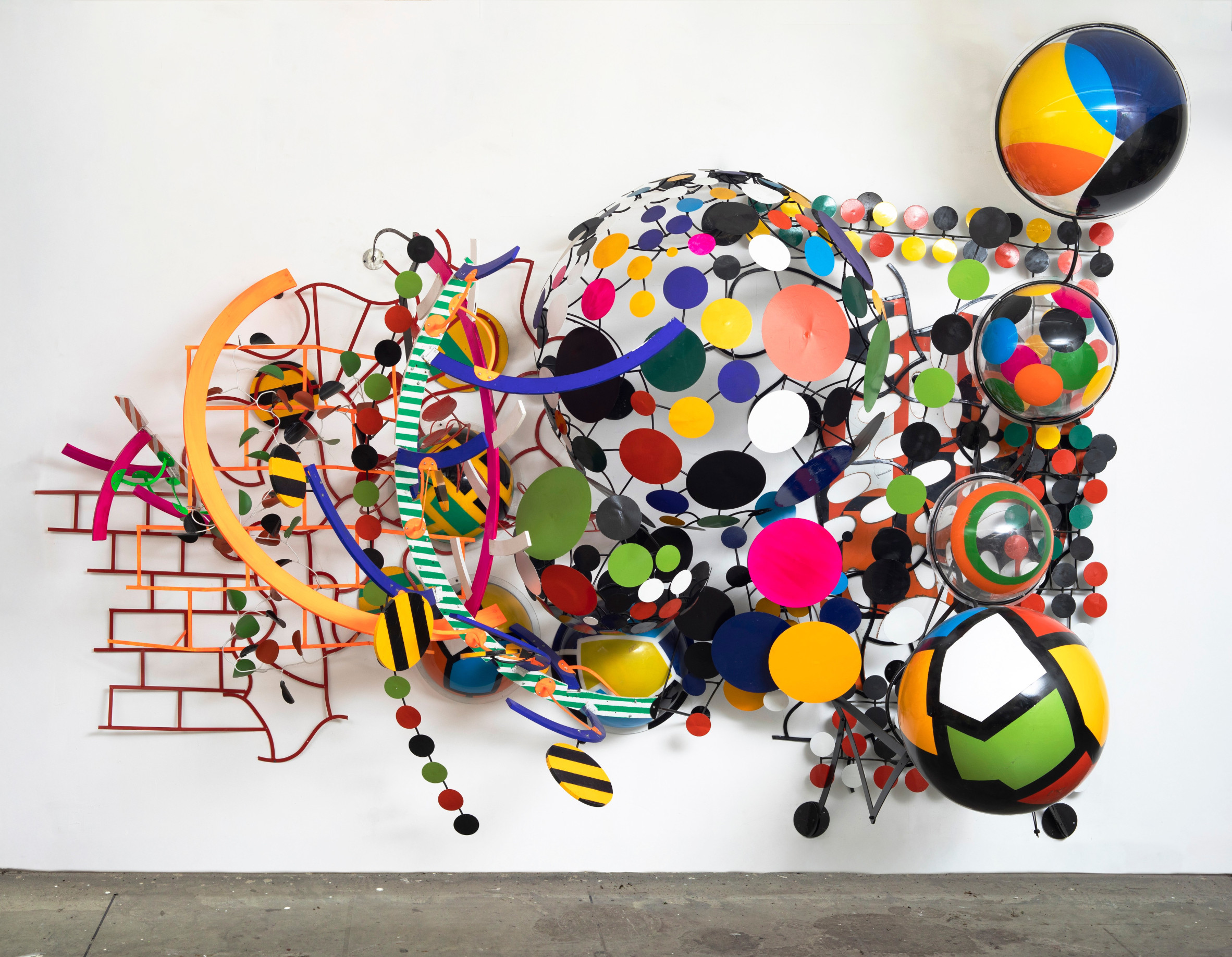 Judy Pfaff, El Patio, 1988. Courtesy of Cristin Tierney Gallery.