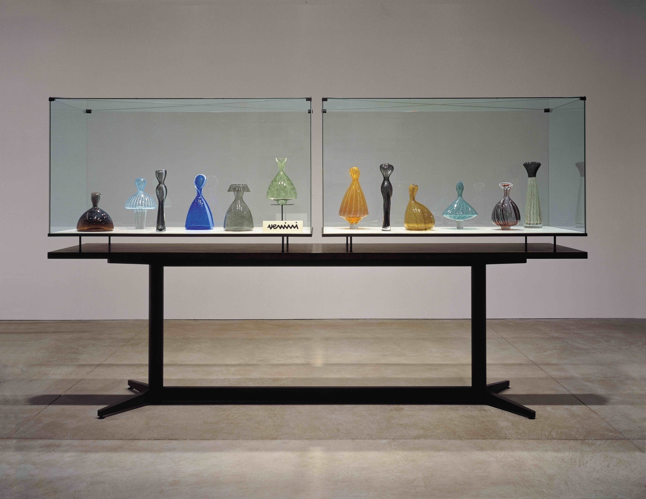 Image of Josiah McElheny's From an Historical Anecdote About Fashion, 2000