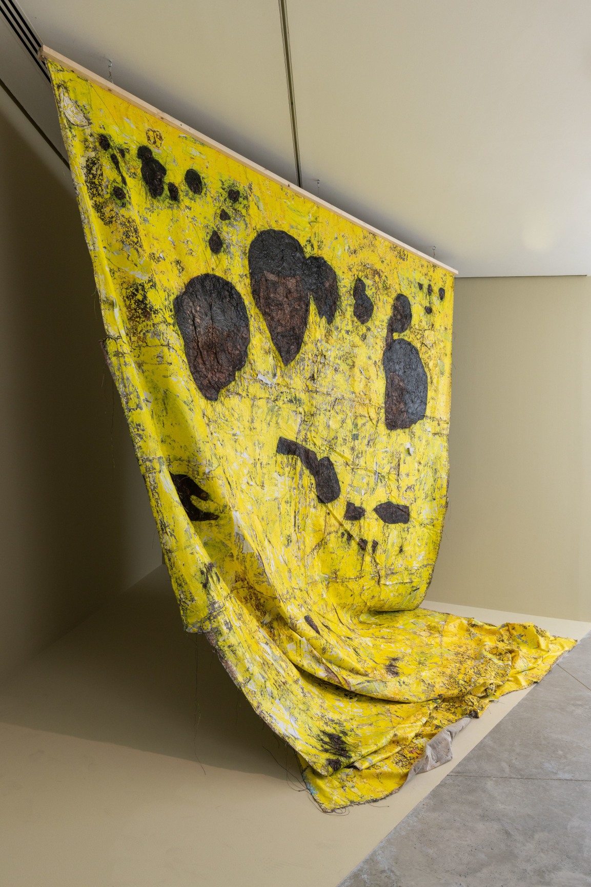 Installation view,&nbsp;to carry,&nbsp;Sharjah Biennial 16, Sharjah Art Foundation, Sharjah, UAE,&nbsp;February 6 - June 15, 2025. Courtesy of Sharjah Art Foundation.&nbsp;Photo by&nbsp;Ivan Erofeev.