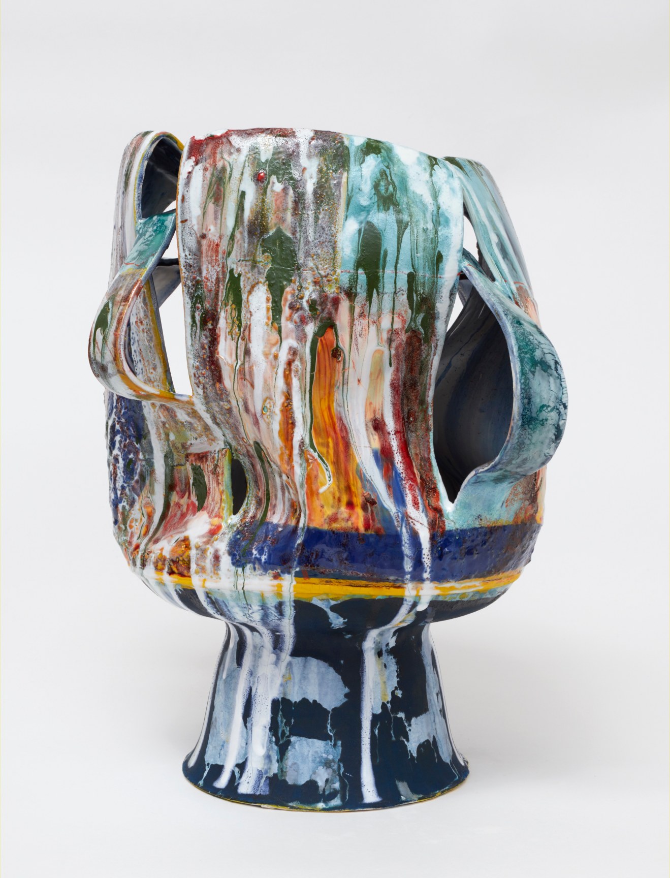 Image of a Kathy Butterly ceramic piece.