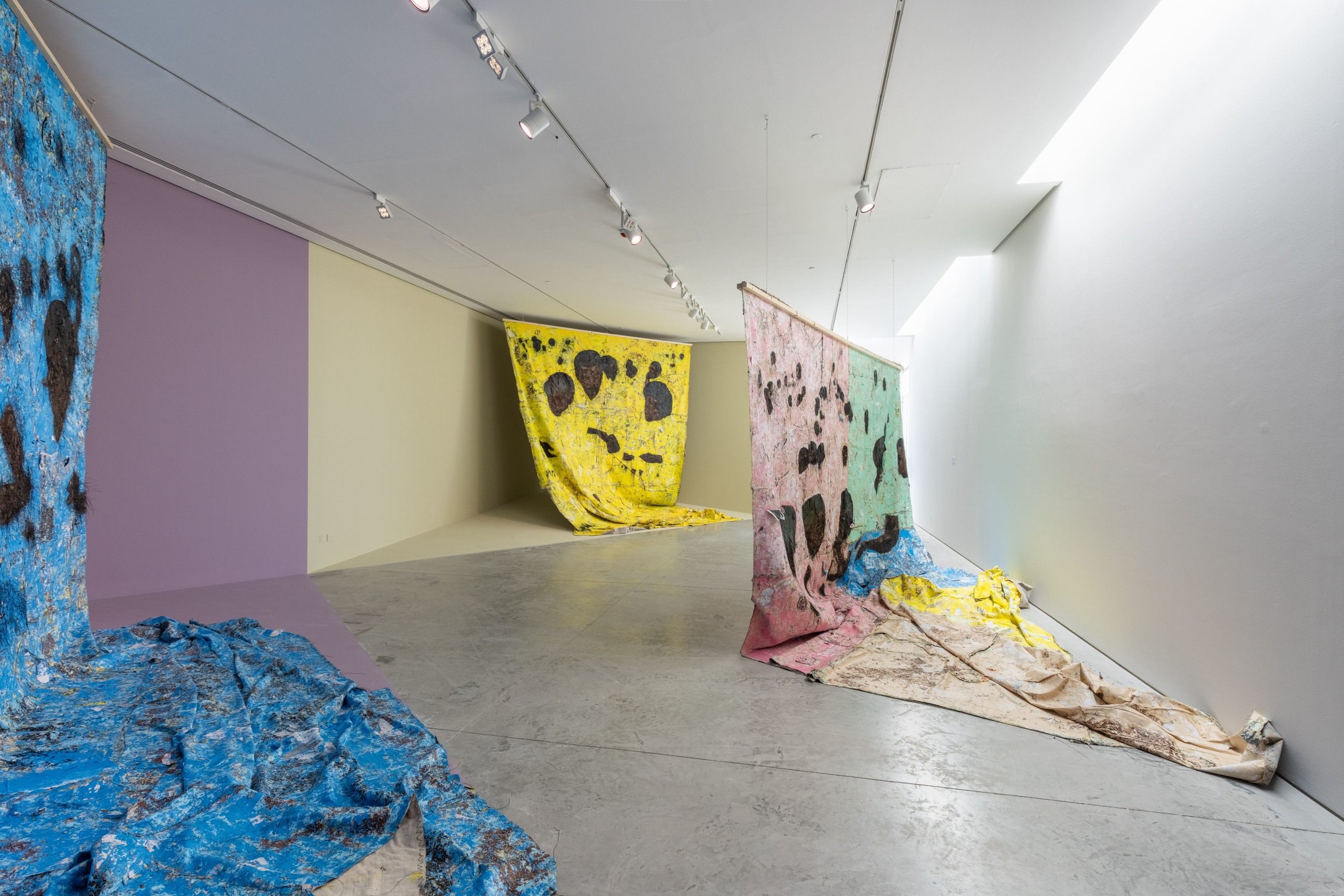 Installation view,&nbsp;to carry,&nbsp;Sharjah Biennial 16, Sharjah Art Foundation, Sharjah, UAE,&nbsp;February 6 - June 15, 2025. Courtesy of Sharjah Art Foundation.&nbsp;Photo by&nbsp;Ivan Erofeev.