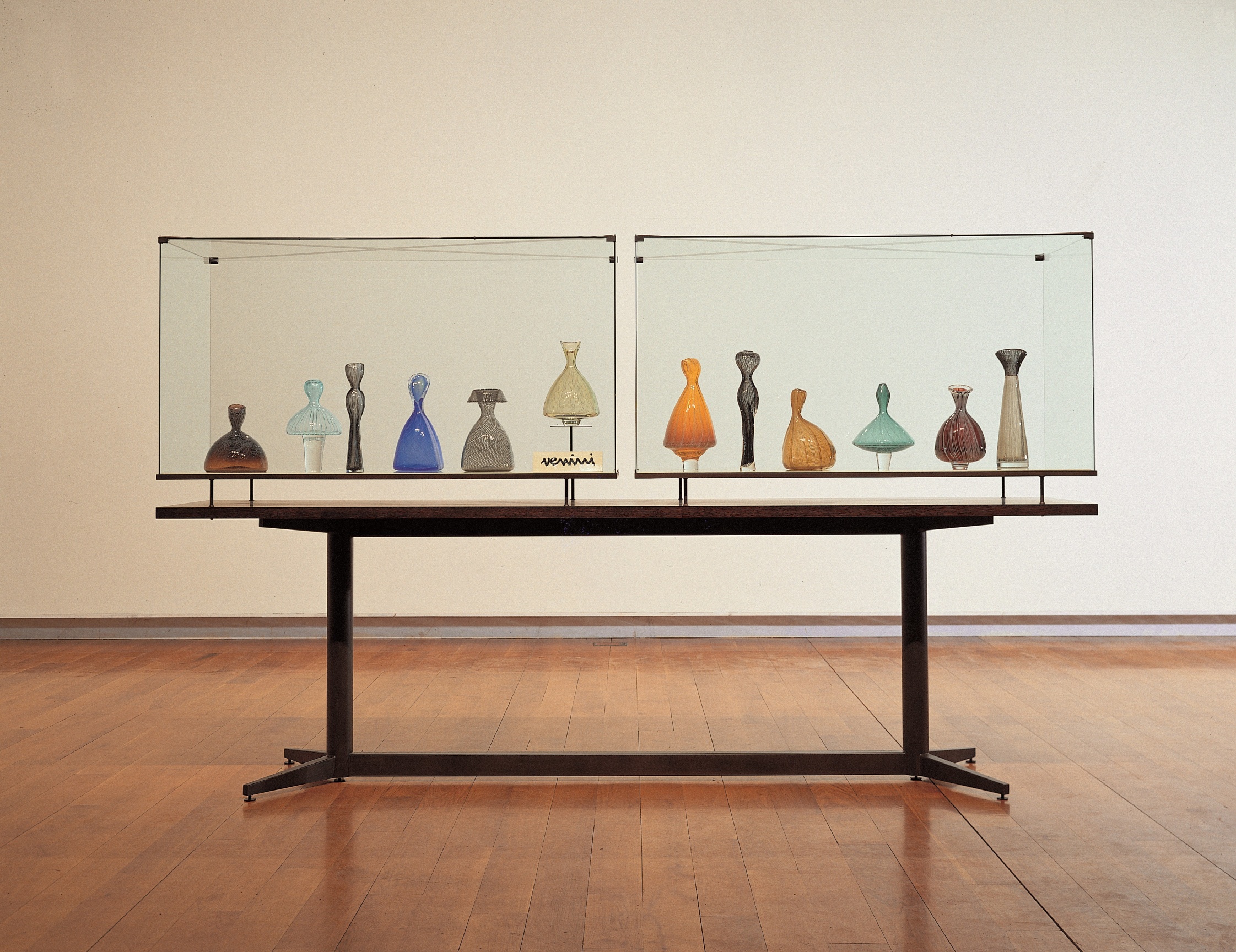 Installation view, Josiah McElheny,&nbsp;Centro Galego de Arte Contempor&aacute;nea, Santiago de Compostela, Spain, 2002