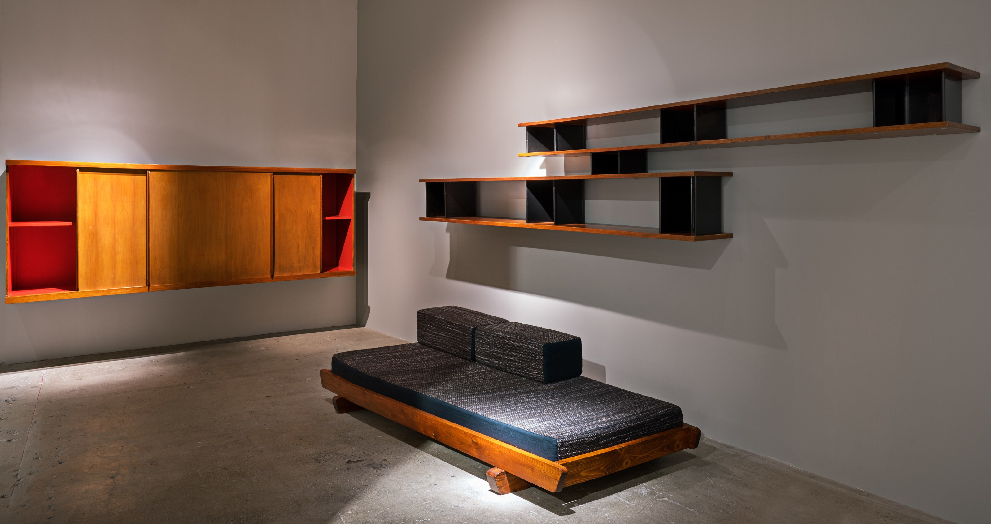 洋書 Living with Charlotte Perriand Living with Charlotte Perriand: The Art of Living