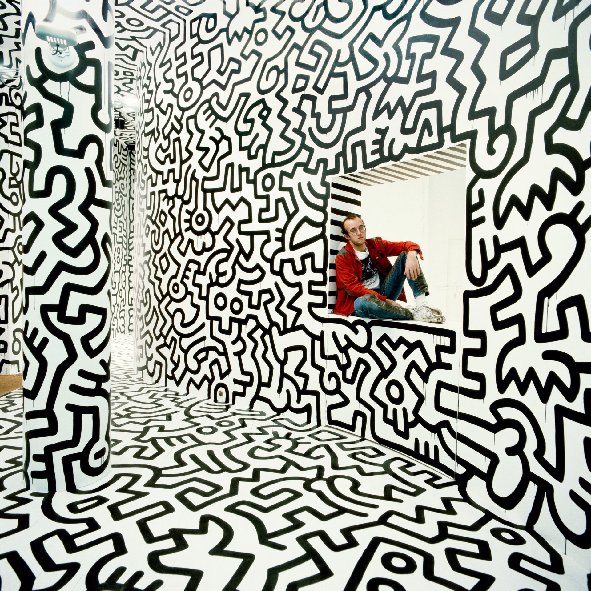 Tseng Kwong Chi, Haring Pop Shop Window New York,&nbsp;1986